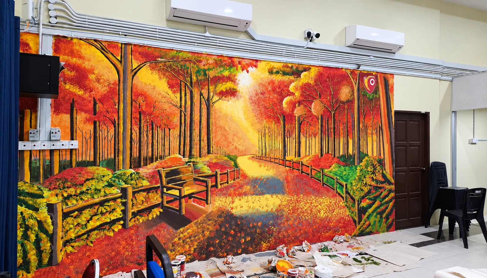 Hasil mural landskap musim luruh
